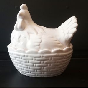 • Market Finds by Azzure Chicken Serving / Candy Dish •